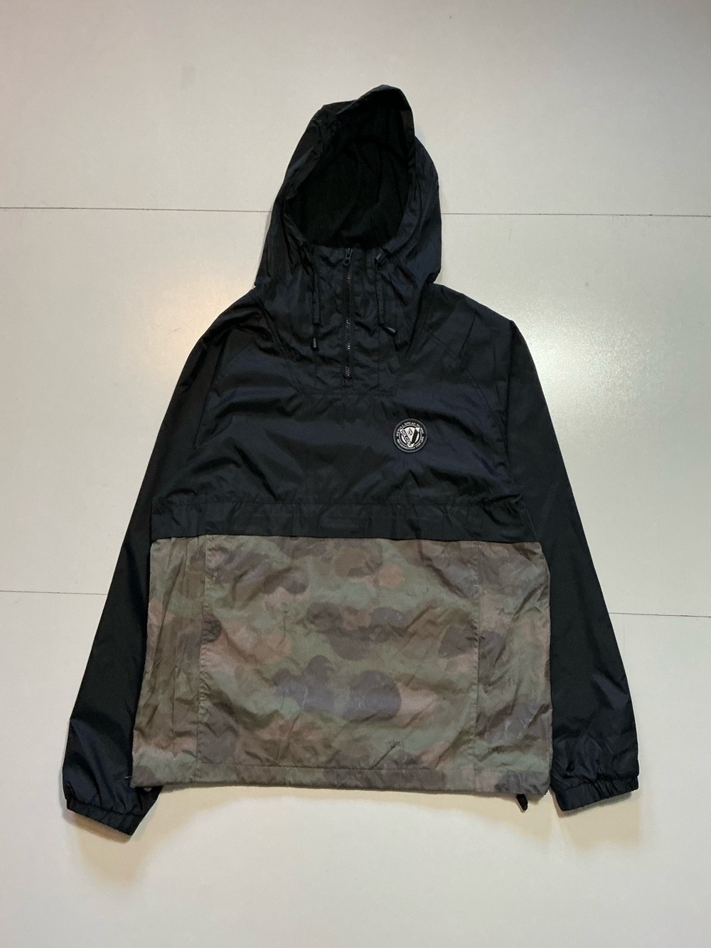 Volcom 600MM 1/4 Zip Black & Camo Camouflage Anorak Hooded Windbreaker Jacket